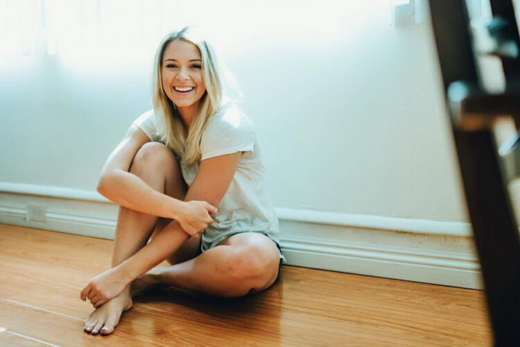 shelby yardley feet 5