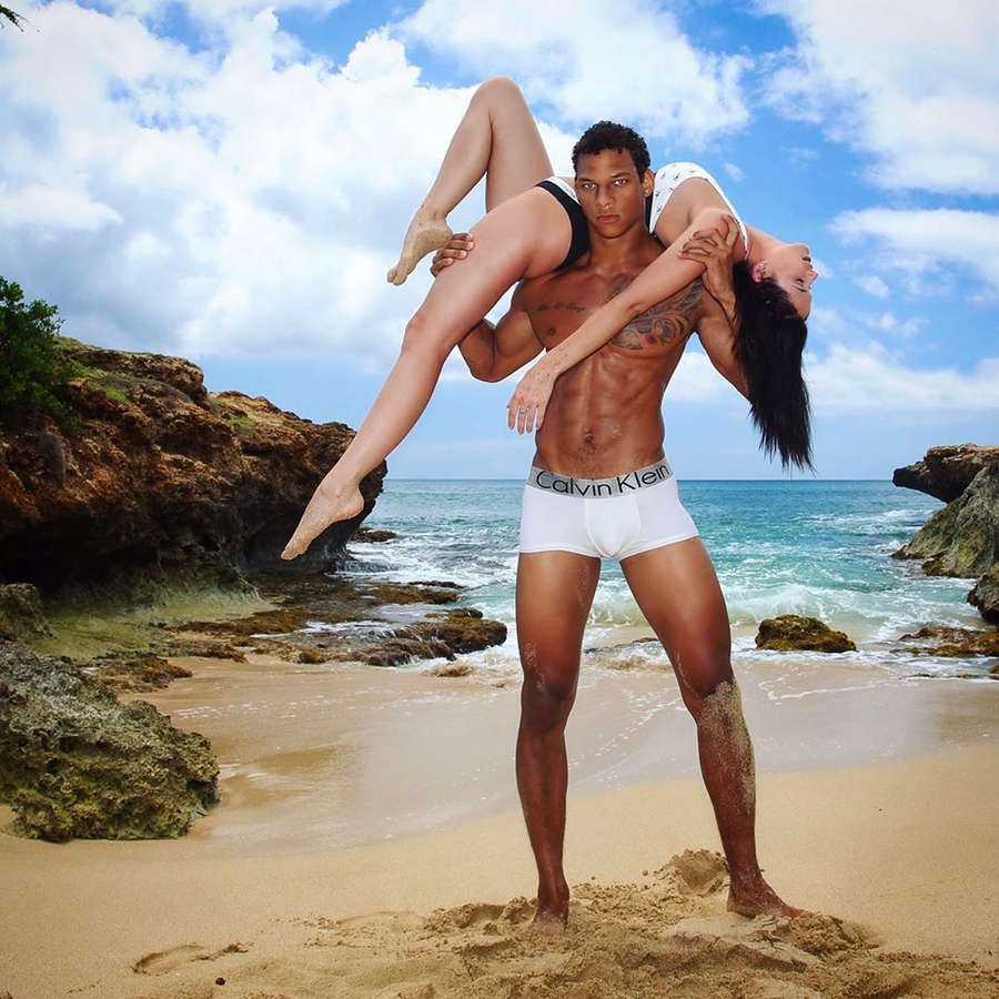 shelise hufstetler feet 4