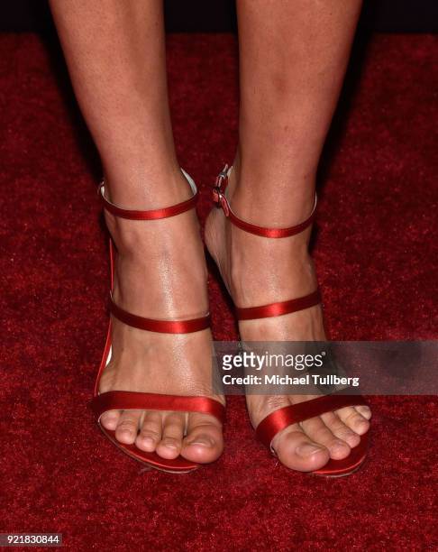 shelley hennig feet