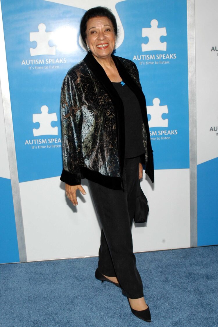 shelley morrison feet scaled