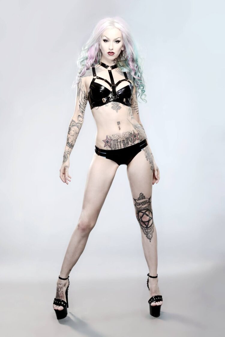 shelly dinferno feet 3