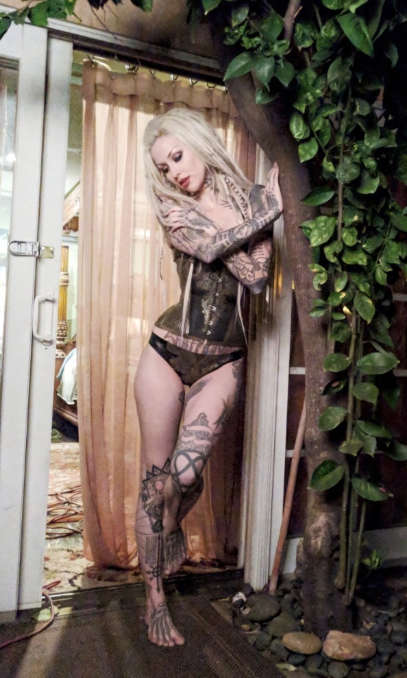 shelly dinferno feet 5