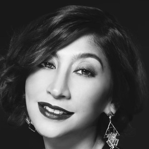 shelomita diah feet 5