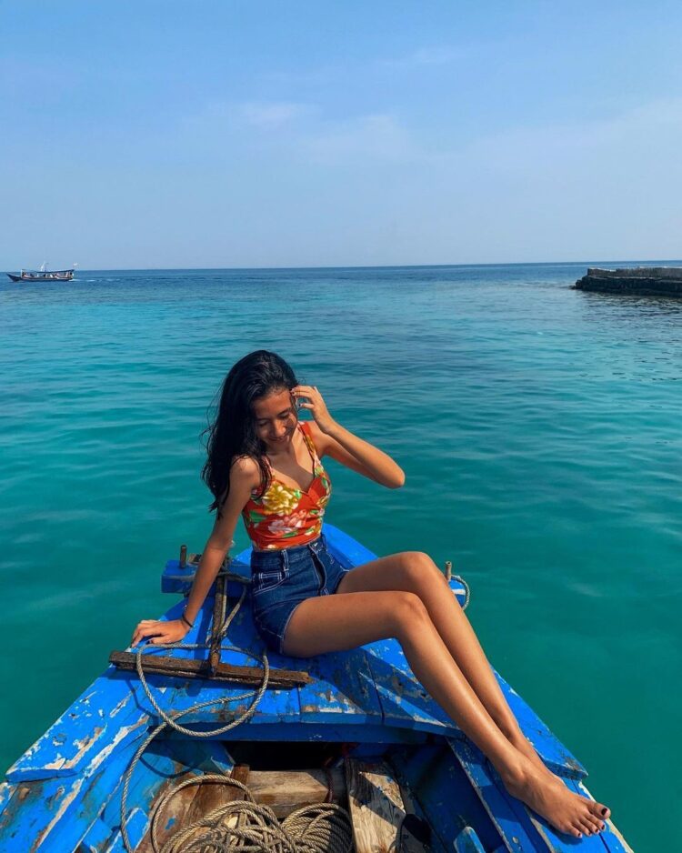 shenina cinnamon feet 1