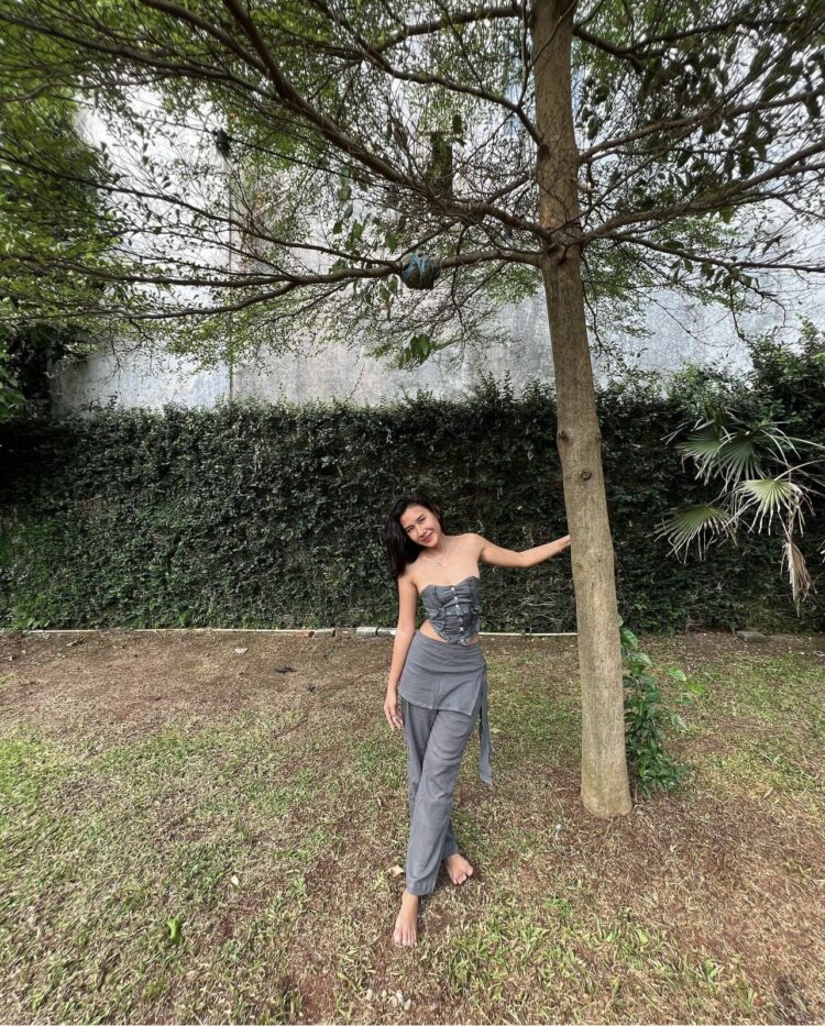 shenina cinnamon feet 3