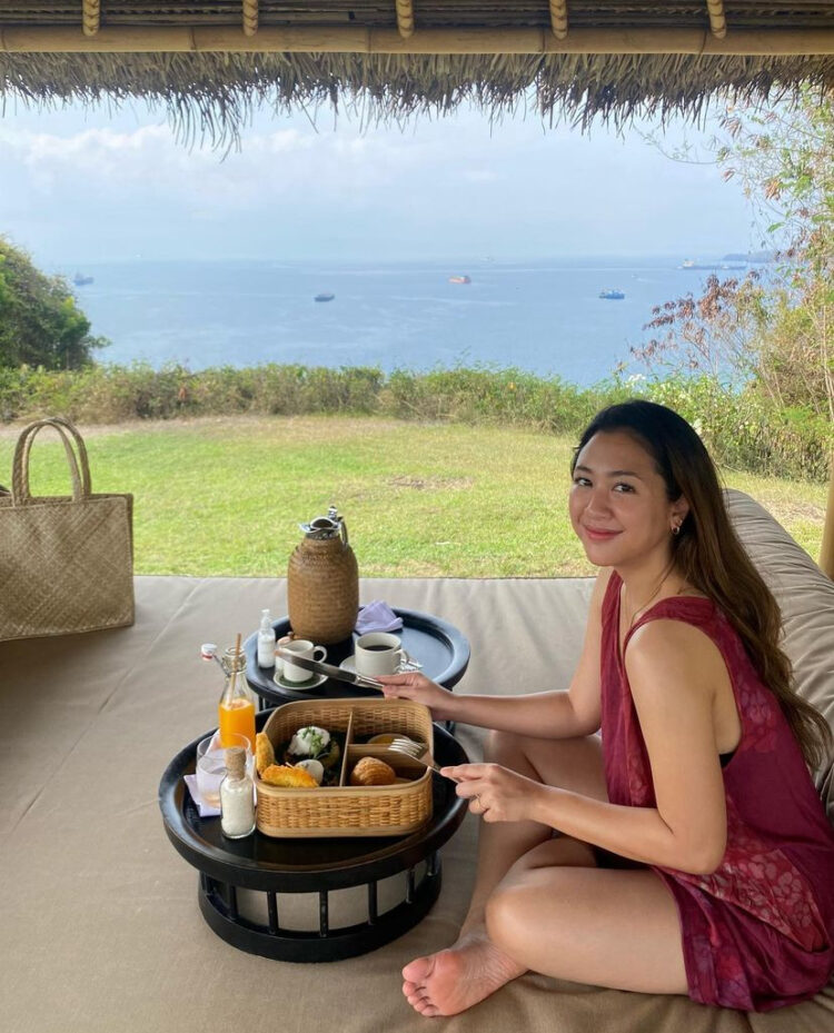 sherina munaf feet 6