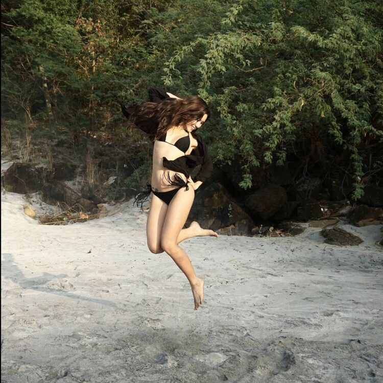 shey bustamante feet 3