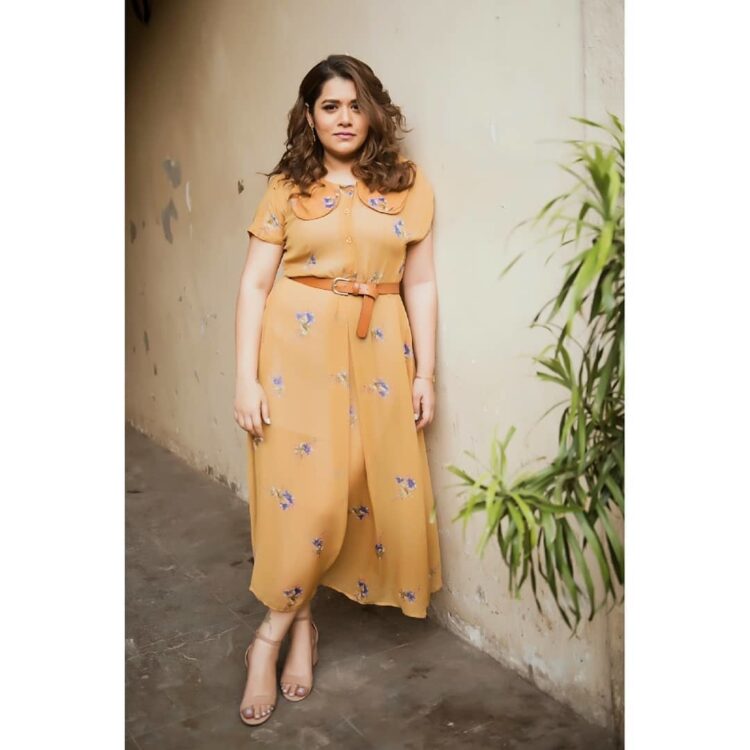 shikha talsania feet 1