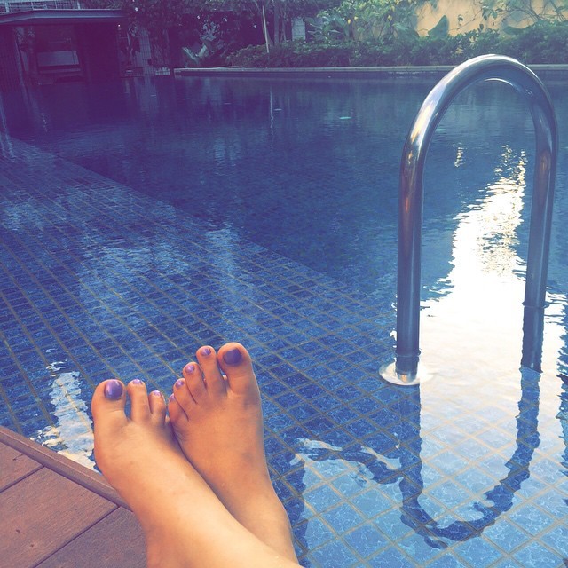 shikha talsania feet