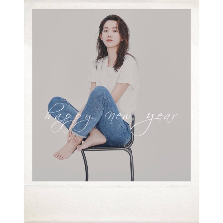 shin do hyun feet 1