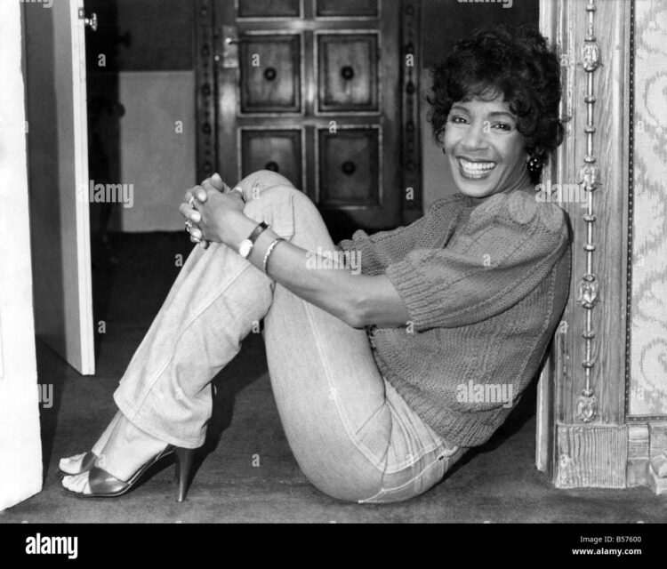 shirley bassey feet 4