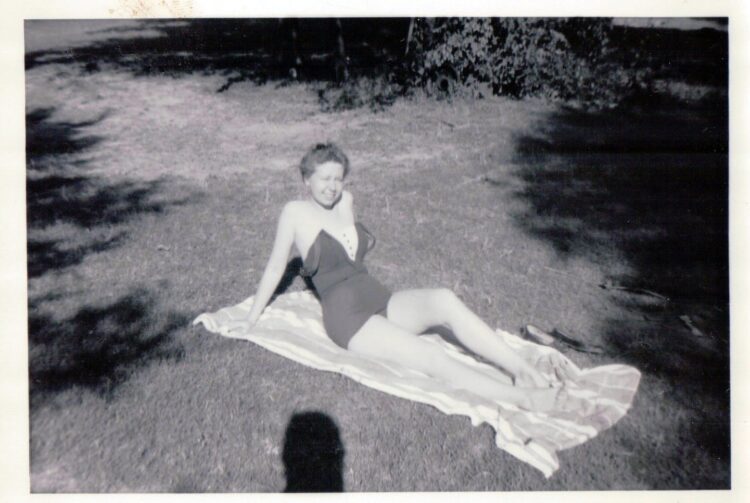 shirley douglas feet 5