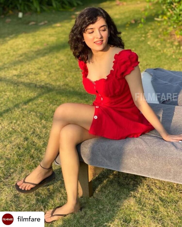 shirley setia feet