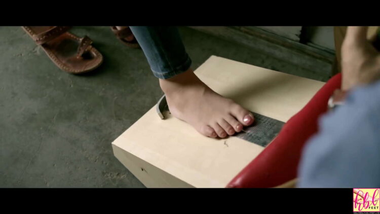 shivani raghuvanshi feet