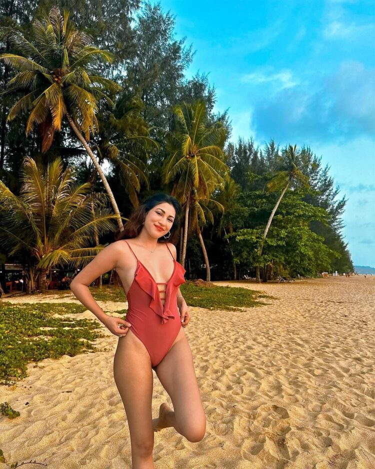 shivani singh feet 4