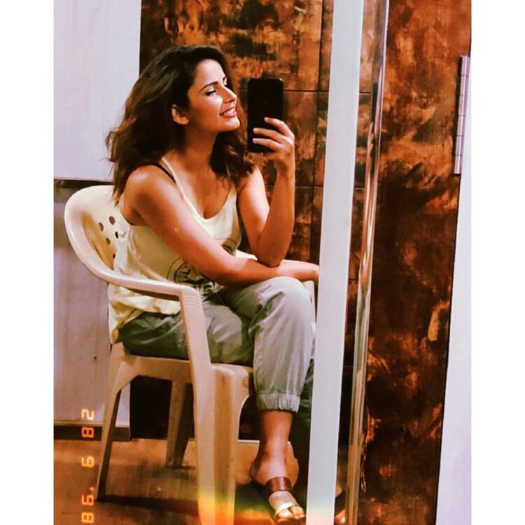 shivani tomar feet 2