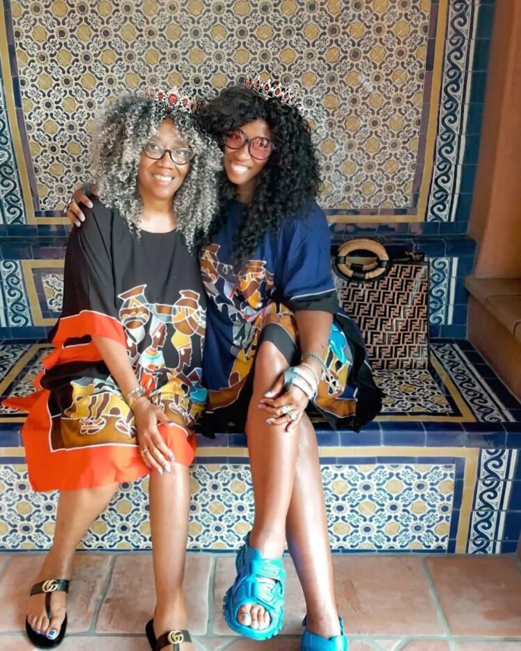 shondrella avery feet 1