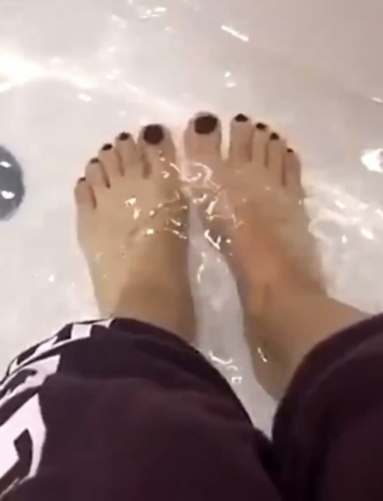 shouq feet 6