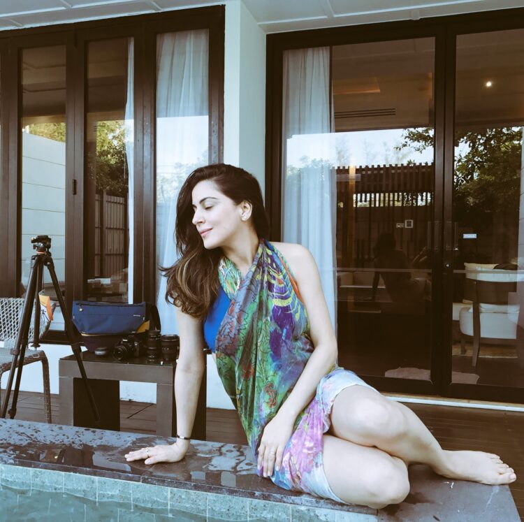 shraddha arya feet 2