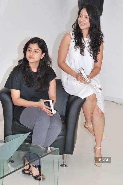 shraddha nigam feet 3