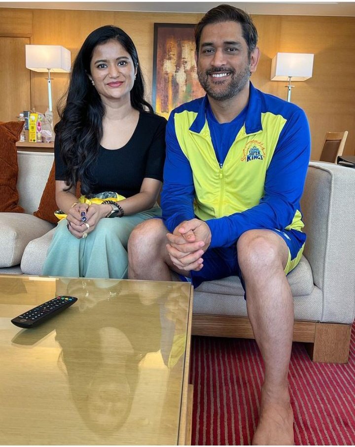 shravya varma feet 6