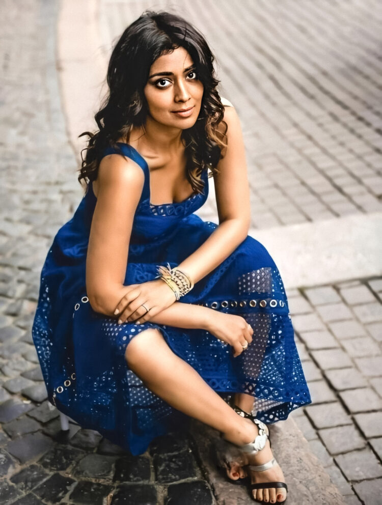 shriya saran feet 4