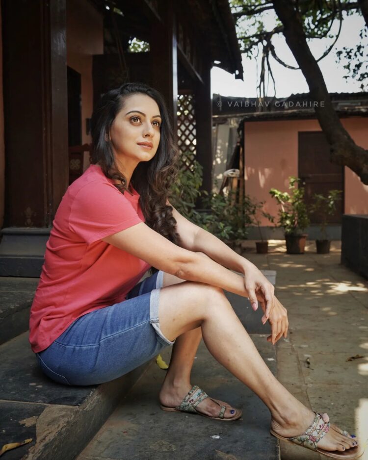 shruti marathe feet 1