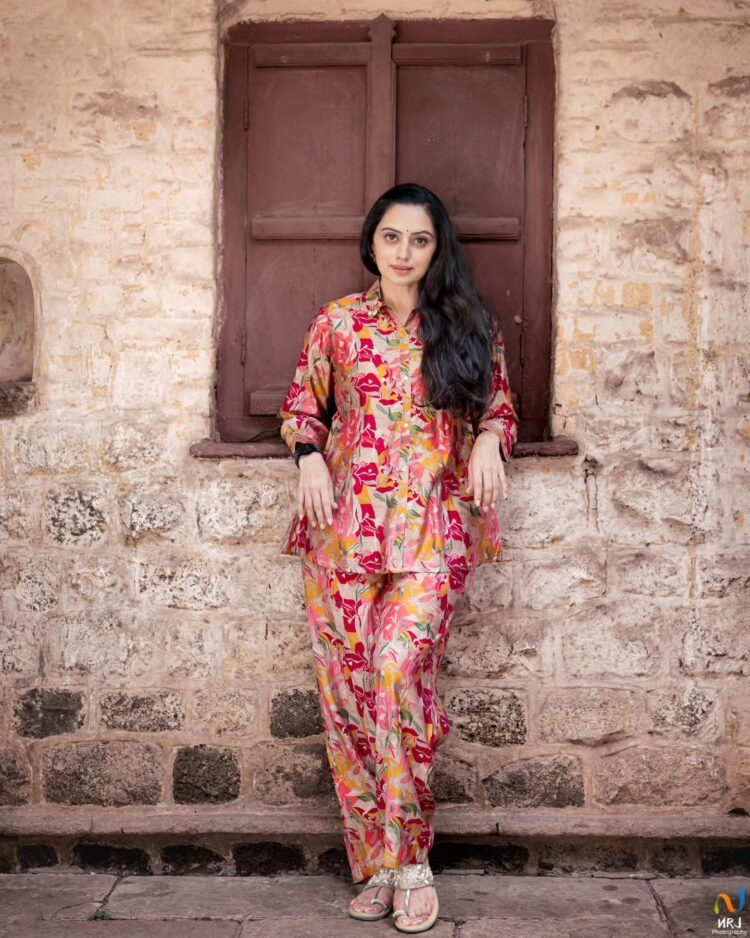 shruti marathe feet 4