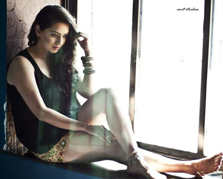 shruti marathe feet 5