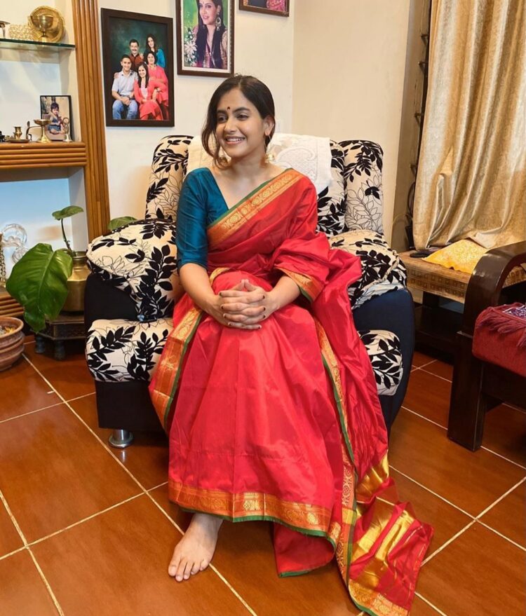 shruti prakash feet 5