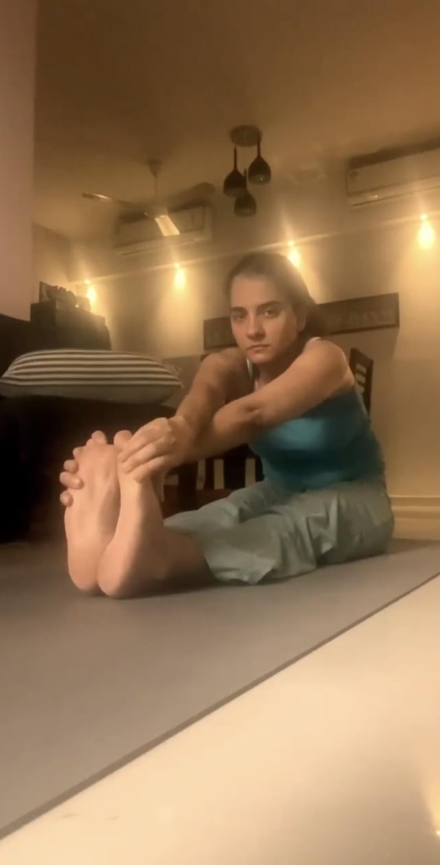 shruti seth feet 1