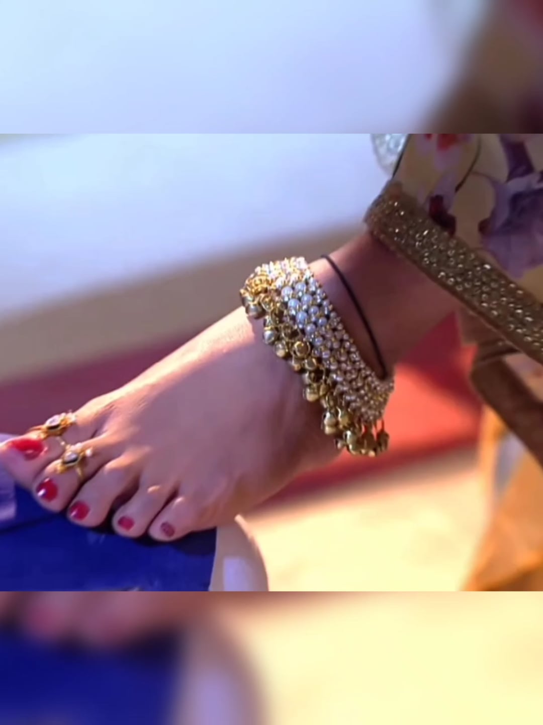 shubhangi atre feet