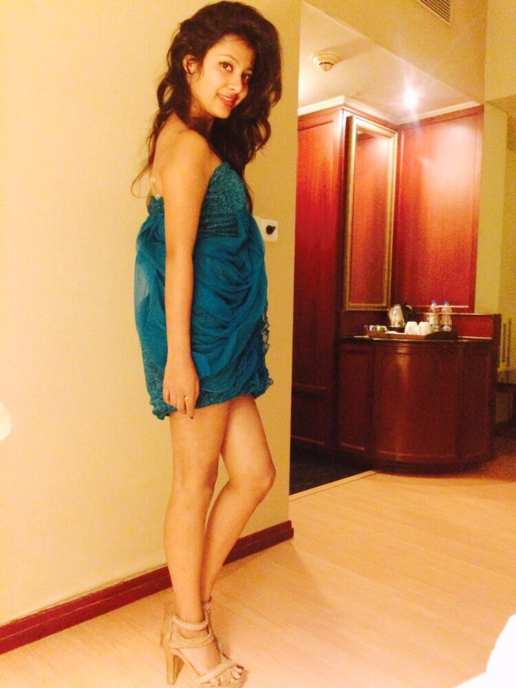 shubhangi pant feet 4