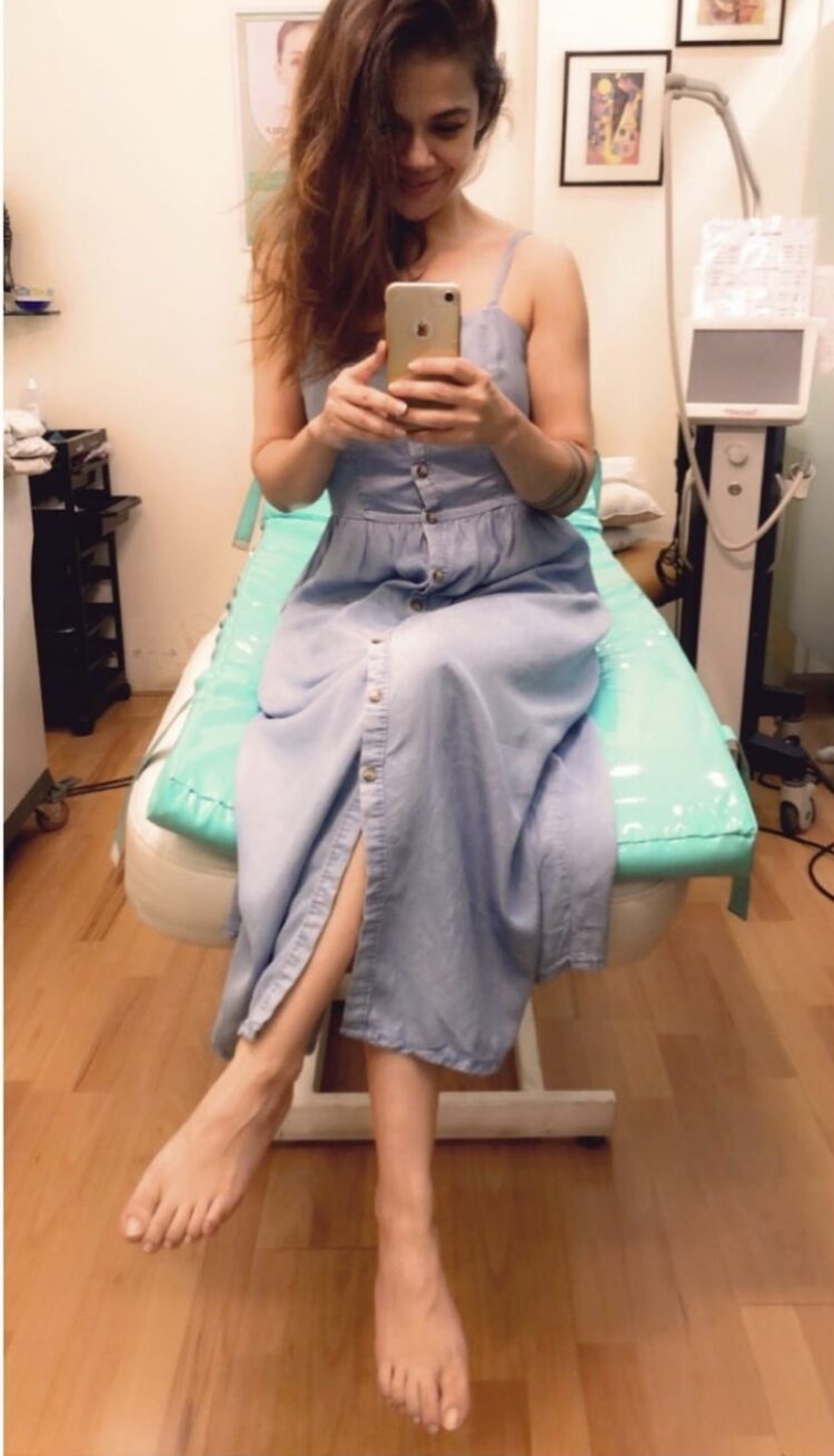 shweta gulati feet 6