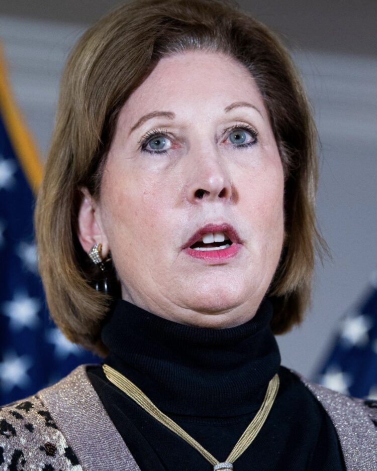 sidney kathryne feet 2