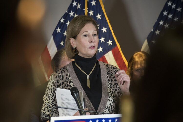 sidney powell feet 3