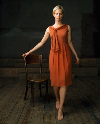 sienna guillory feet 1