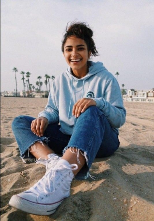 sienna mae gomez feet 4