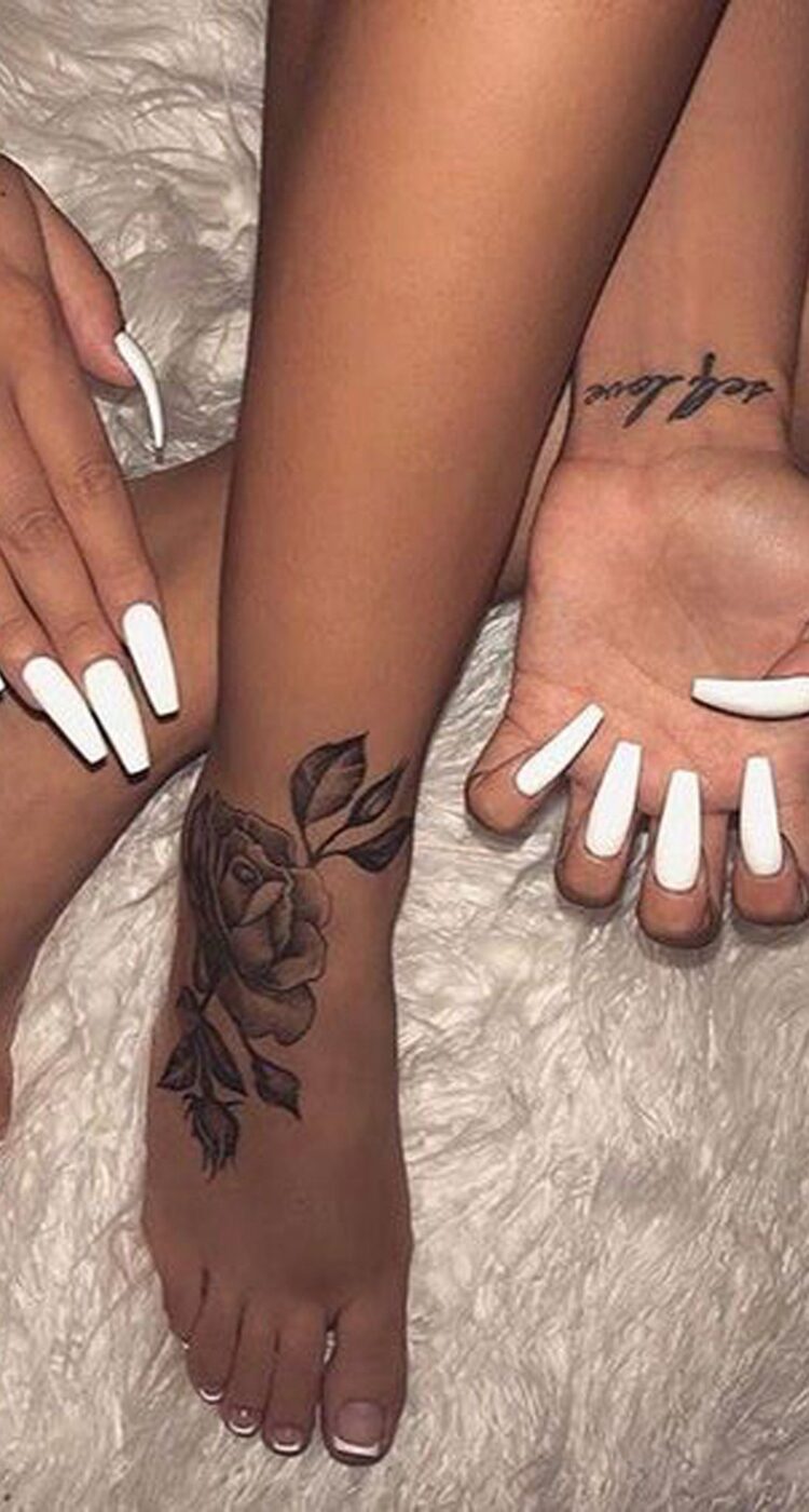 sienna robinson feet 3