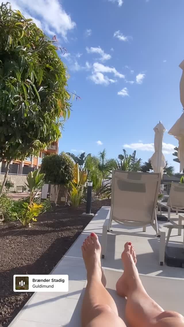 signe lindkvist feet 5