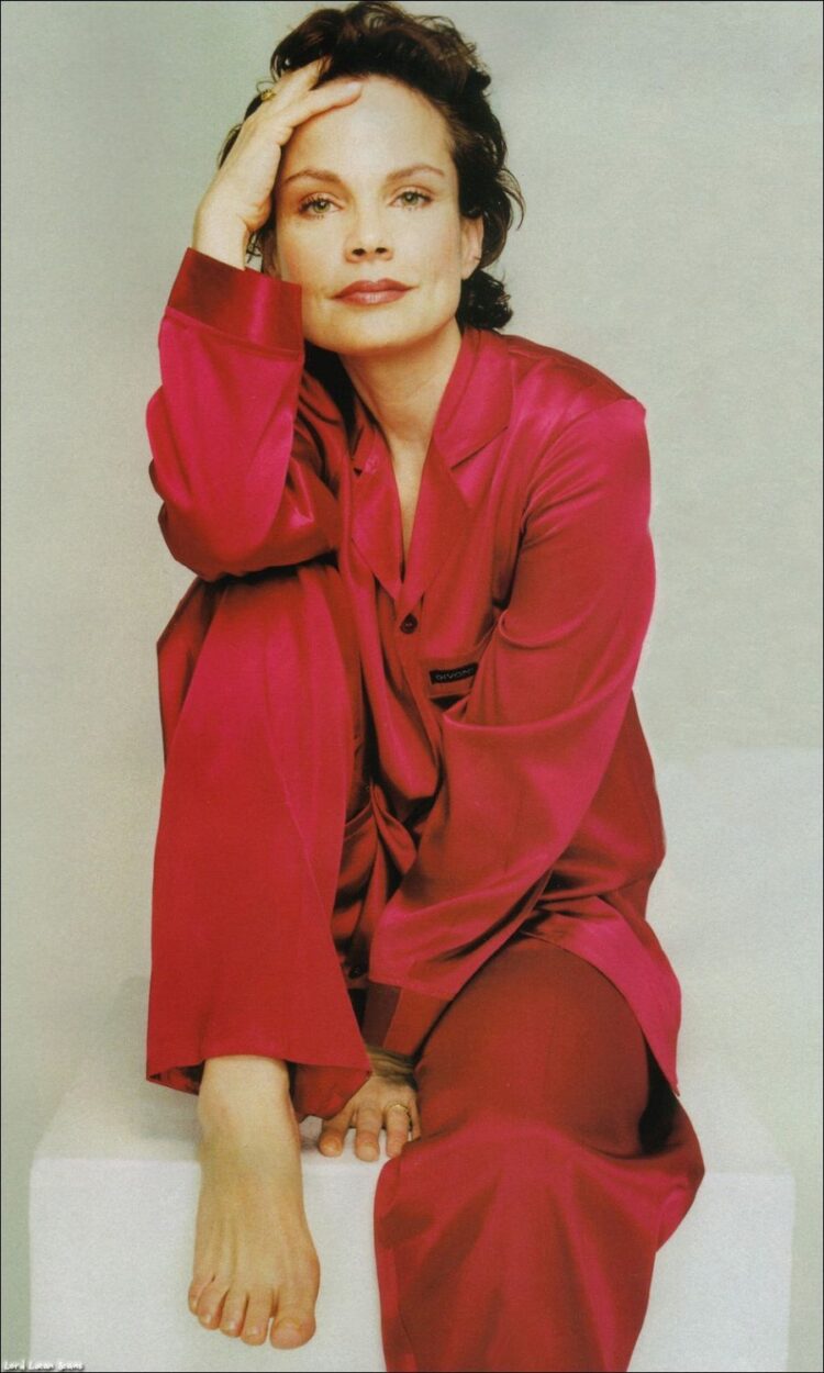 sigrid thornton feet