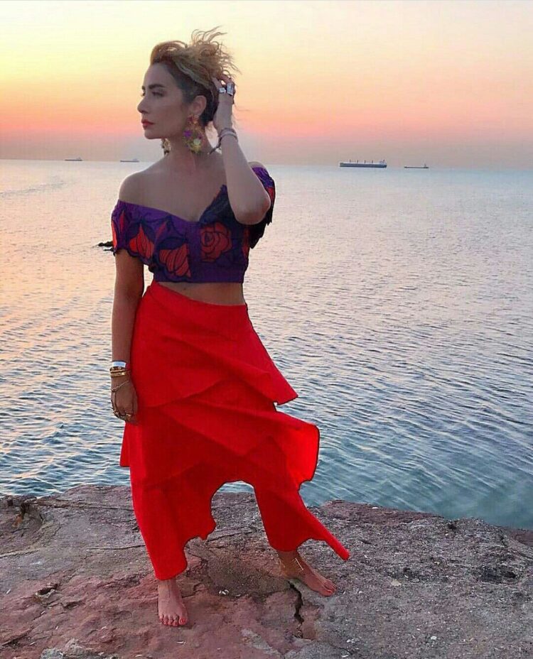 sila gencoglu feet 3