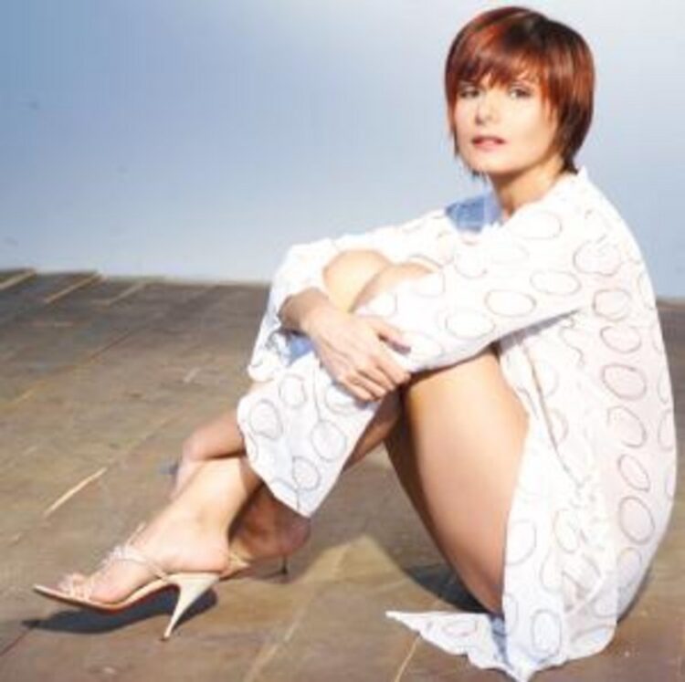 silvia mezzanotte feet 5