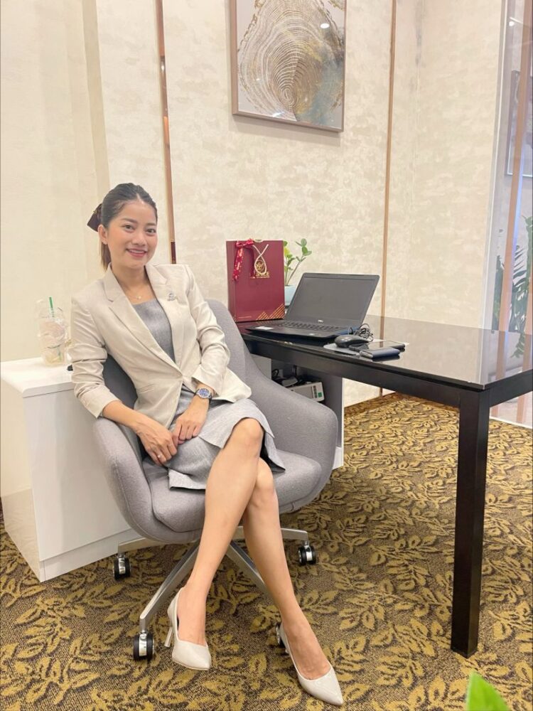 sim srey nich feet 5