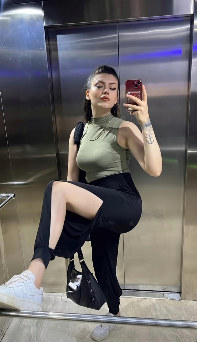 simge barankoglu feet 2