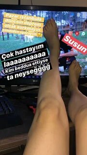 simge barankoglu feet 4
