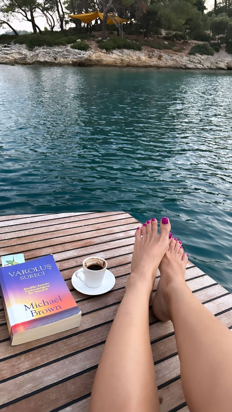 Simge barankoğlu üstsüz