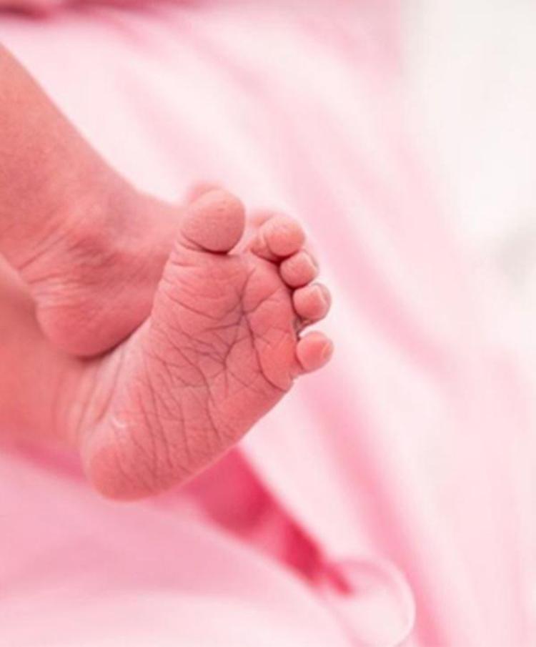 simge fistikoglu tavukcuoglu feet 1