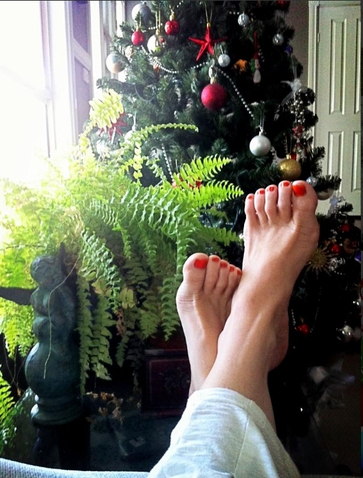 simmone jade mackinnon feet 1