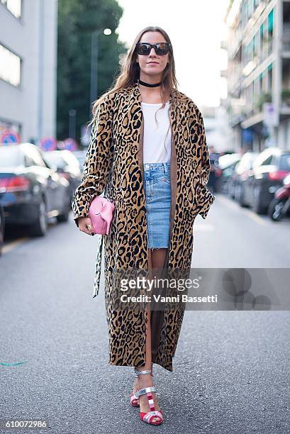 simona carlucci feet 3